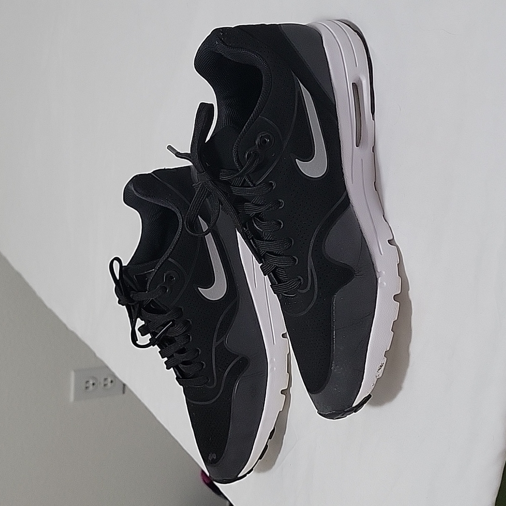 Nike Air Max 2014 Women's Size 8.5 Black